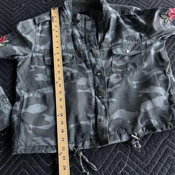 Rails Jacket Womens Medium Collins Camo Military Embroidered Rose Utility - Picture 13 of 14